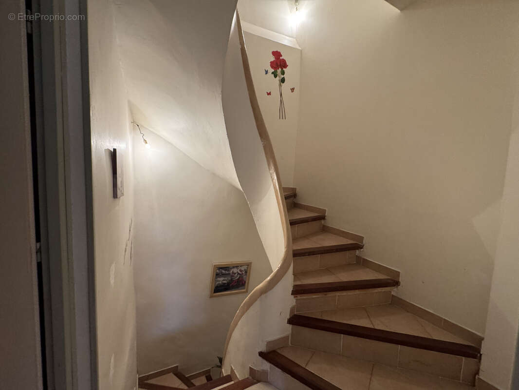 Maison de village à acheter avec 2 chambres à Coursan - photo 5