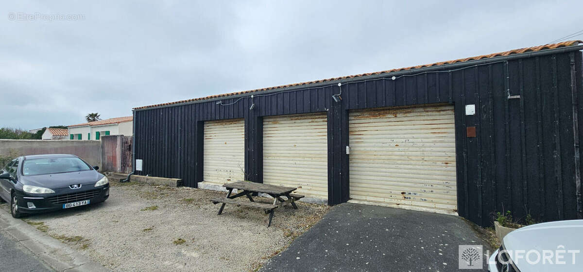 Commerce à SAINT-CLEMENT-DES-BALEINES