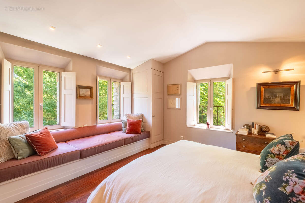 Maison à PERNES-LES-FONTAINES