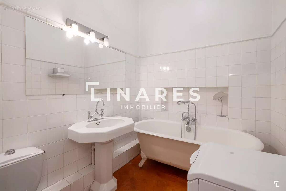 Appartement à MARSEILLE-8E