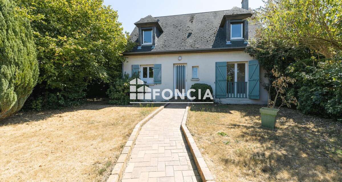 Maison à LA RIVIERE-SAINT-SAUVEUR