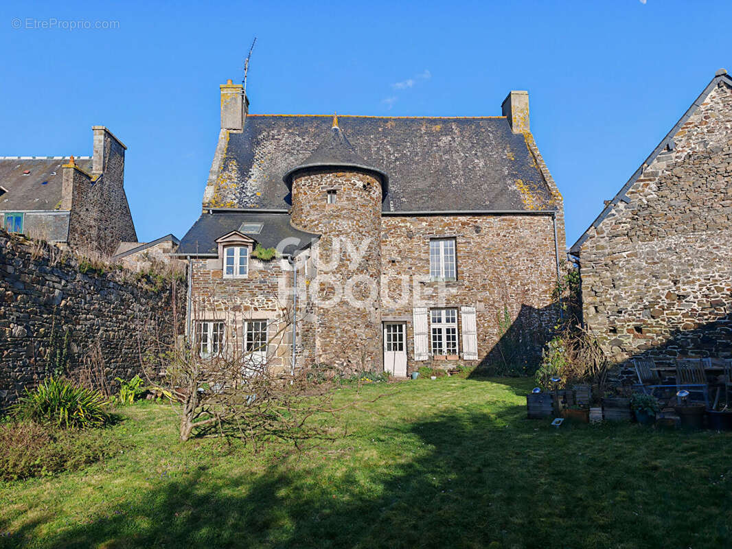 Maison à DOL-DE-BRETAGNE