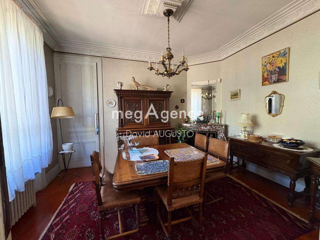 Maison à TASSIN-LA-DEMI-LUNE