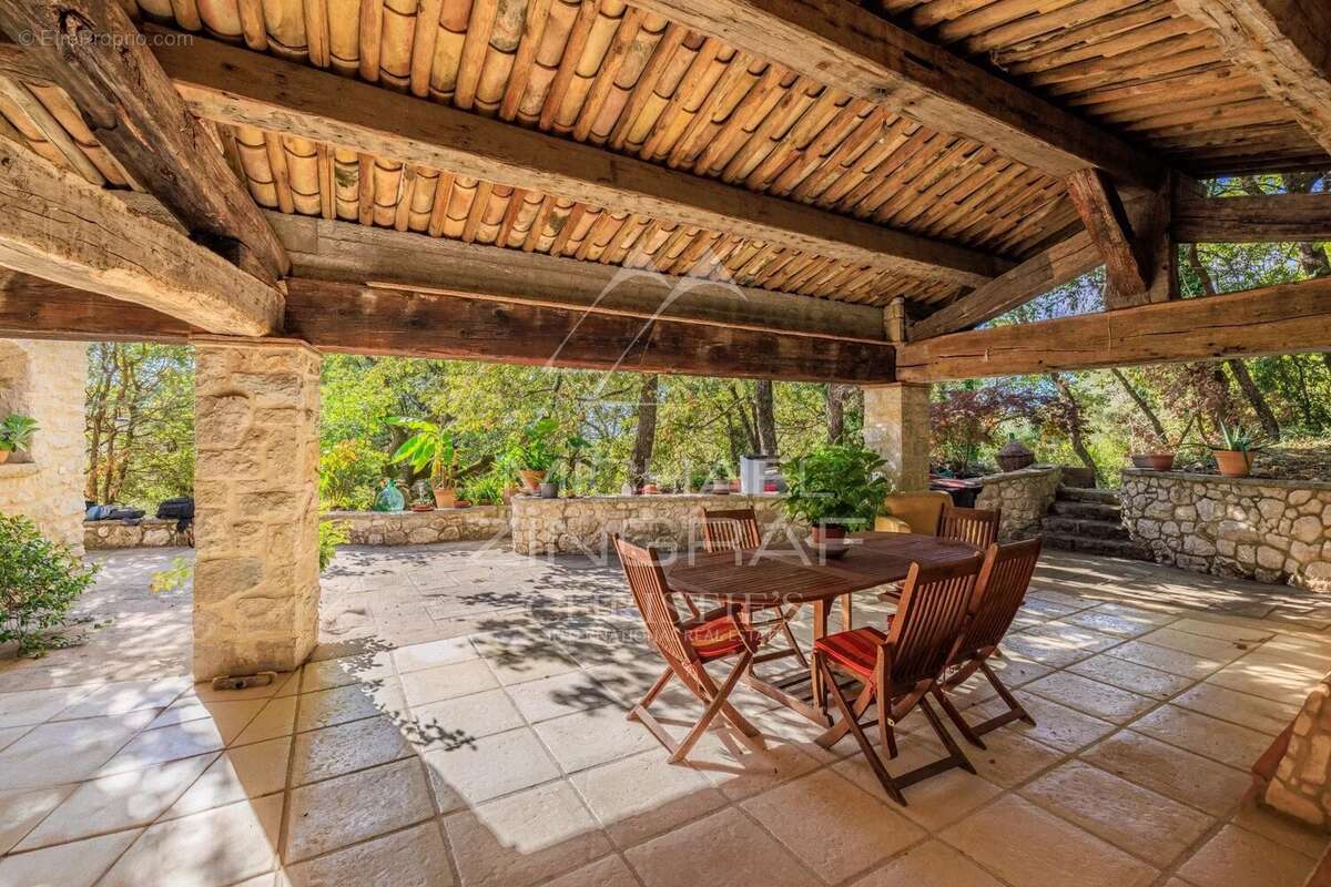 Maison à TOURRETTES-SUR-LOUP