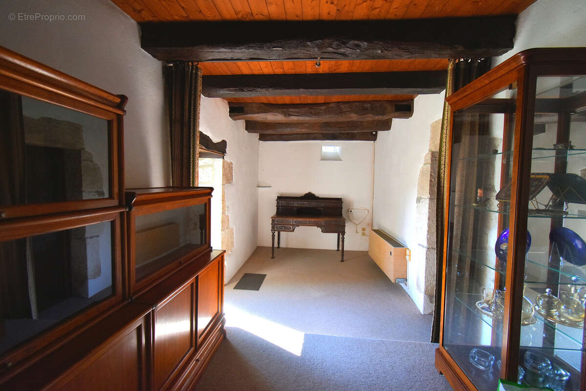 Maison à MONTAIGU-DE-QUERCY