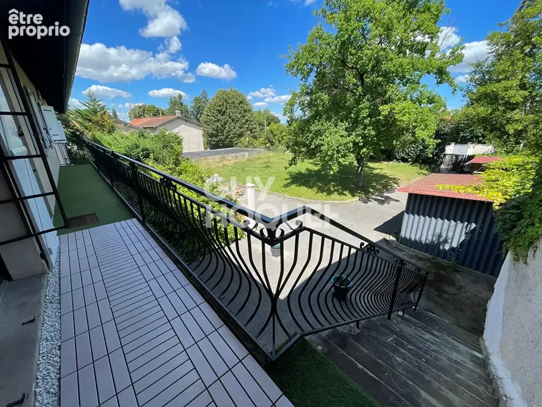 Appartement à SAINT-BONNET-DE-MURE