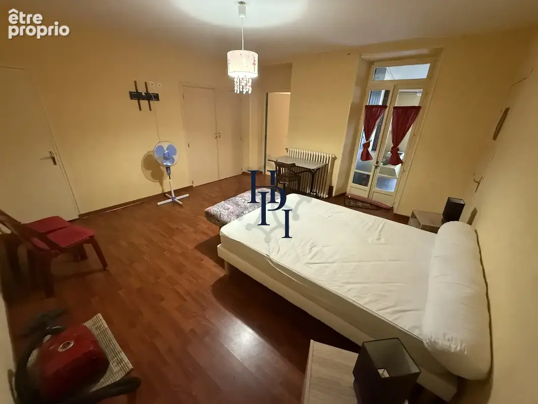 Vente immeuble avec fonds de commerce et deux appartements Lacaune - photo 11