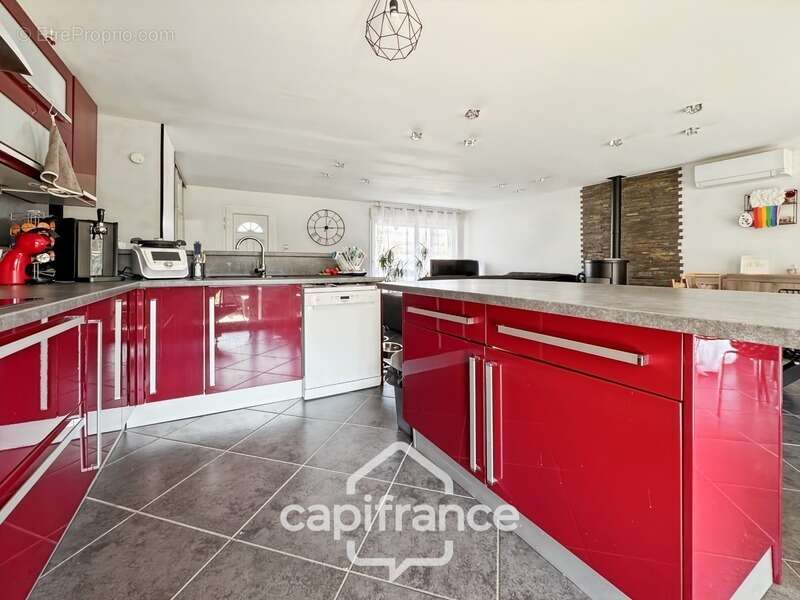 Maison à OUROUX-SUR-SAONE