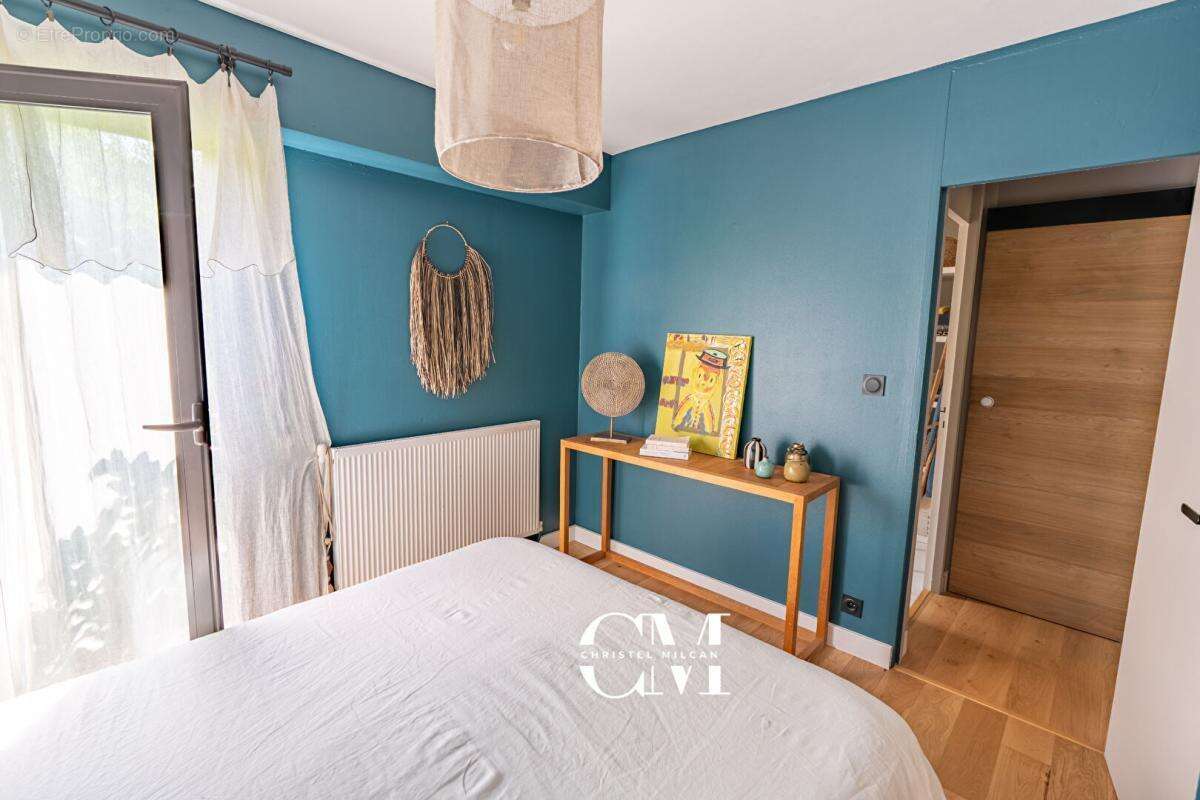 Bordeaux-Caudéran Duplex 98m² jardin, piscine, garage et parking - photo 12
