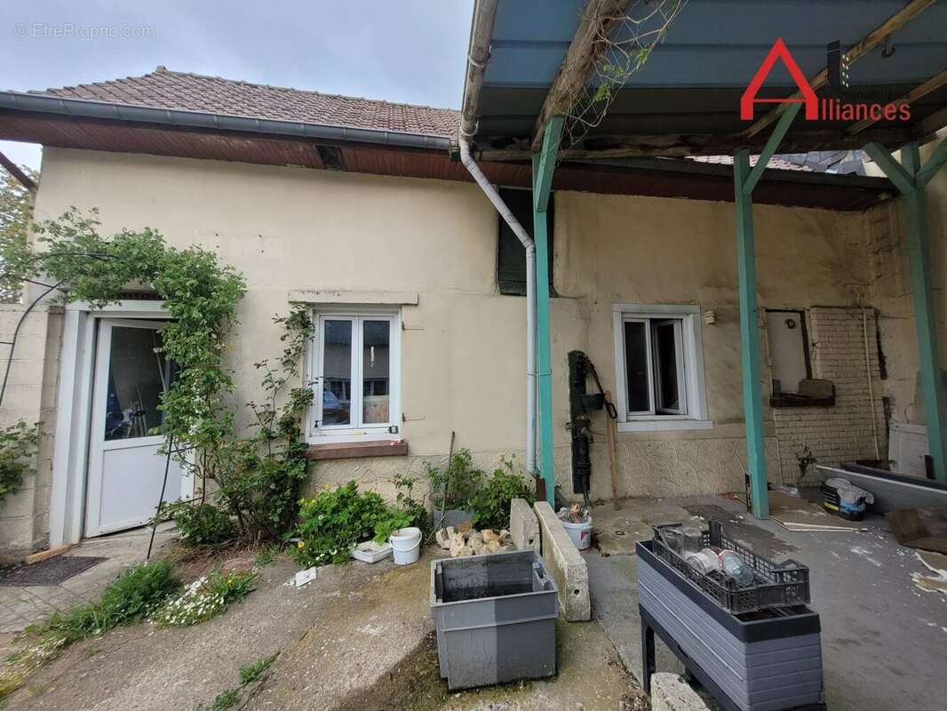 Maison à NEUVILLE-COPPEGUEULE