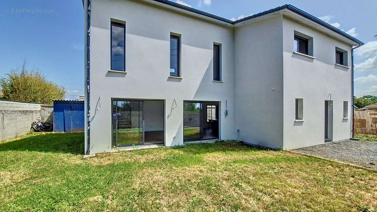 Maison à SAINT-LOUBES