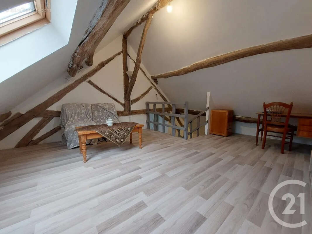 Maison à SOUGERES-EN-PUISAYE