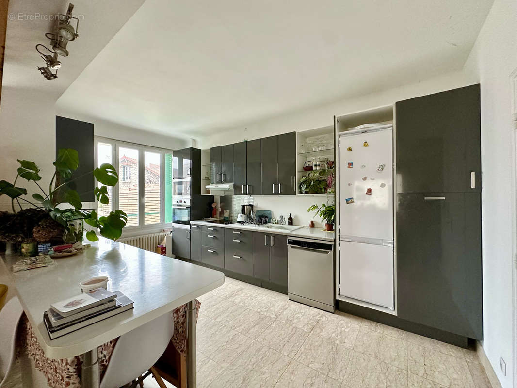 Maison à CHANTELOUP-LES-VIGNES