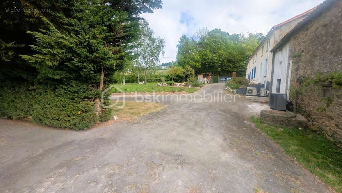 Maison à LE BEUGNON