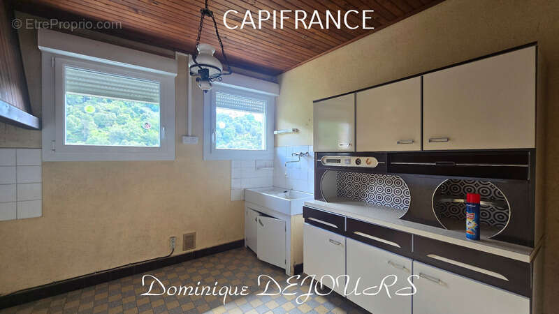 Maison à SAINT-SAUVEUR-DE-MONTAGUT