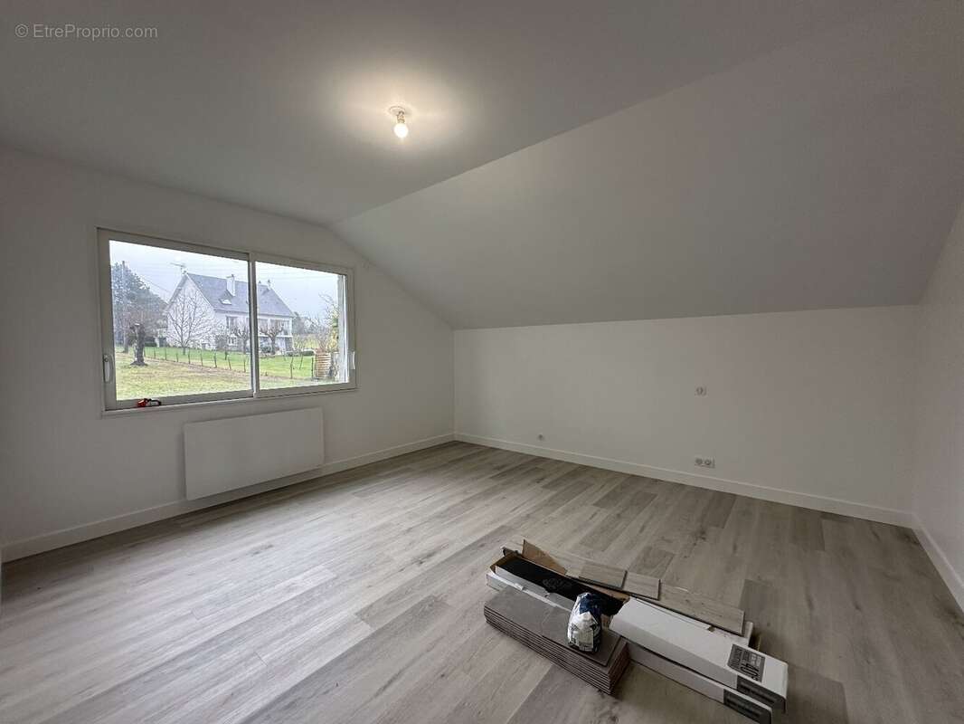 Maison à SAINT-YRIEIX-LA-PERCHE