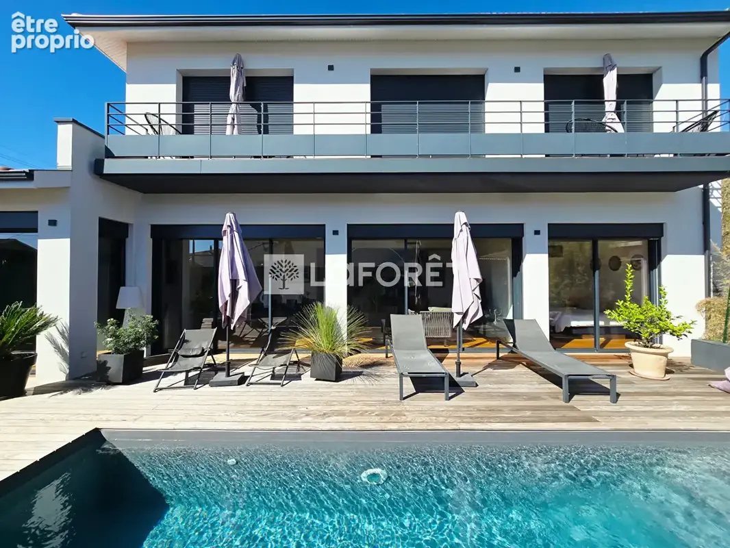 Maison 5 pièces 150 m² · à Merignac · 149,6 m² · 1 100 000 €