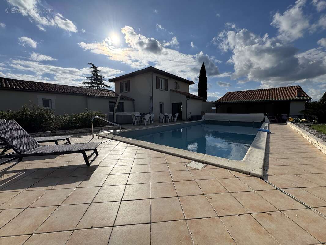 Maison 8 pièces 208 m² à vendre à Oriolles (16480) - photo 43