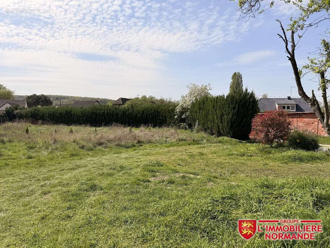 Terrain à FONTAINE-HEUDEBOURG