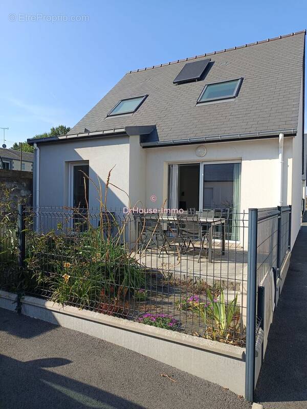 Maison à SAINT-BRICE-EN-COGLES