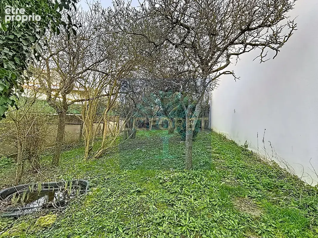 Terrain avec 3 garages à Vandoeuvre Les Nancy 270 m2 - photo 2