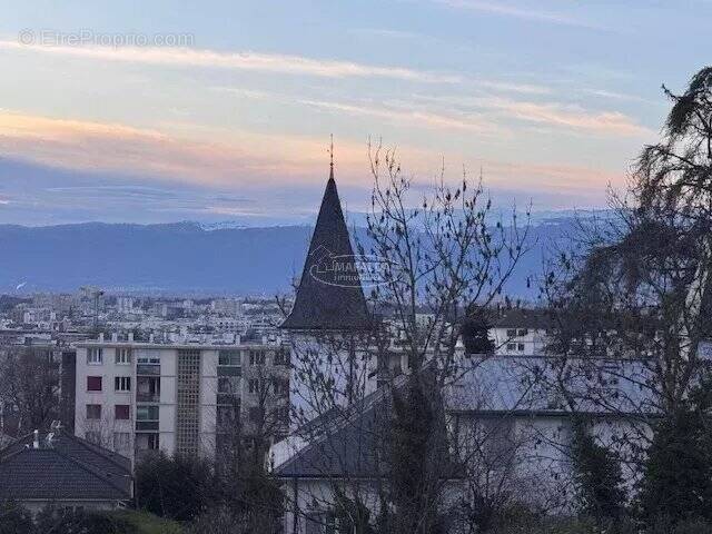 Maison à VETRAZ-MONTHOUX