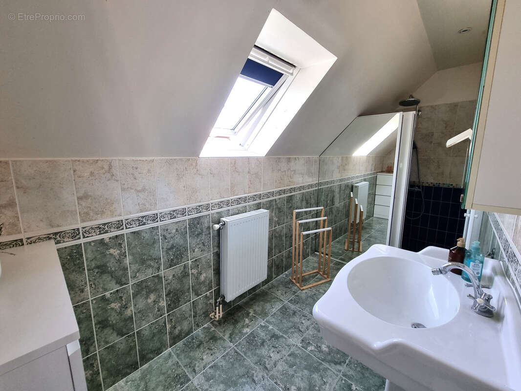 Maison à VAUX-LE-PENIL