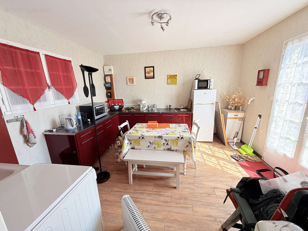 Petite habitation sur grand terrain constructible sur Campestre - photo 4