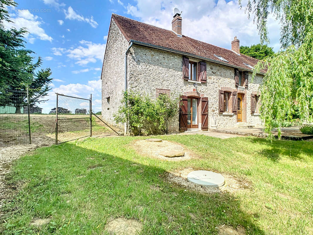 Maison à MONTMIRAIL