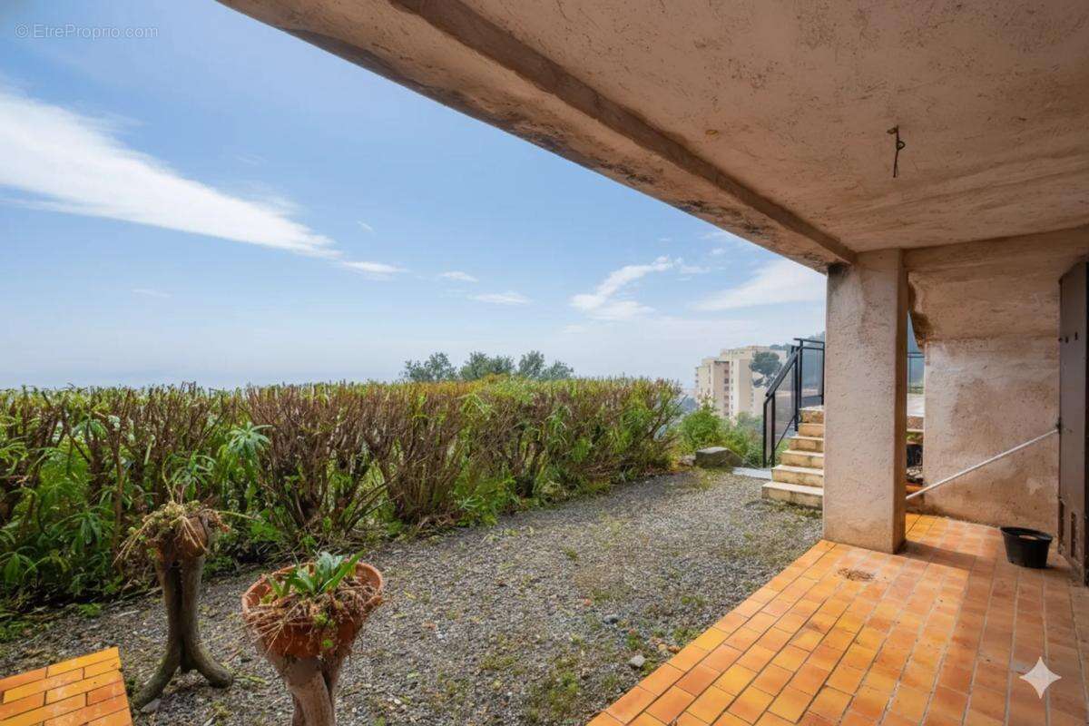 Maison à SAINT-LAURENT-DU-VAR