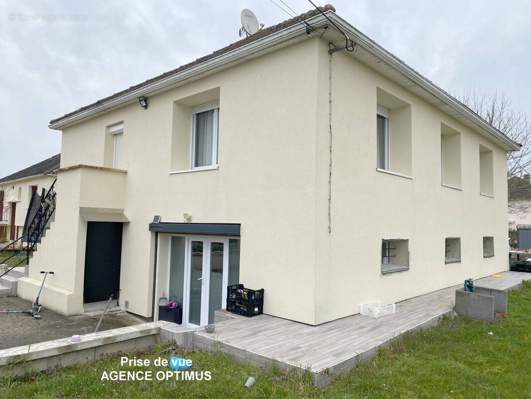 Maison à VILLENEUVE-SUR-YONNE