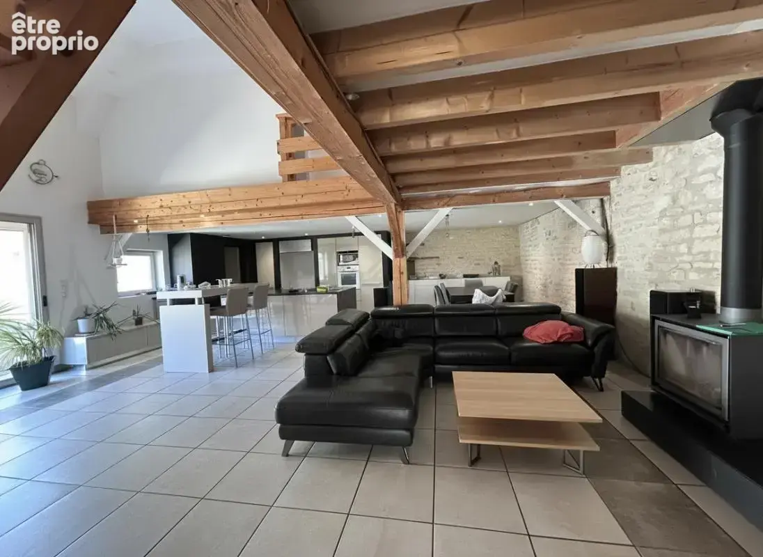Maison à NEUVILLE-DE-POITOU