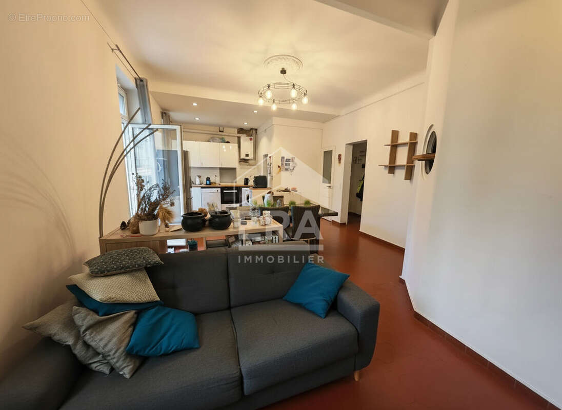Appartement à MARSEILLE-5E