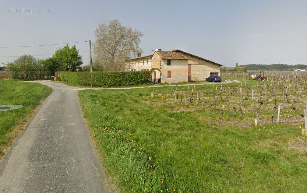 Maison à SAINT-MAGNE-DE-CASTILLON