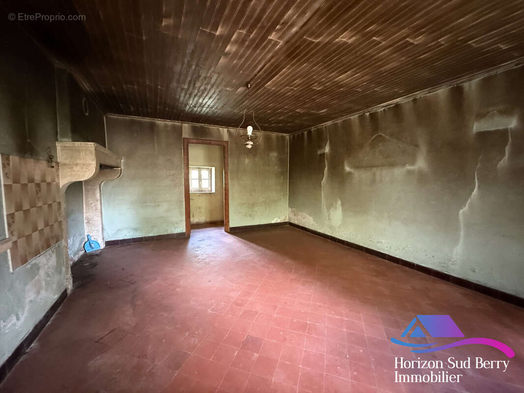 pièce principale - Maison à SAINT-MAUR