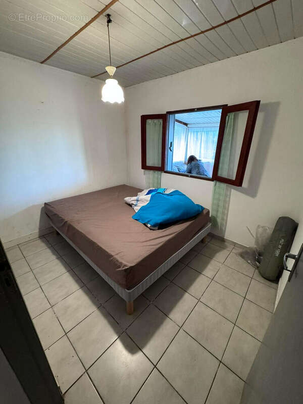Maison 94 m² à Les Avirons  - photo 4