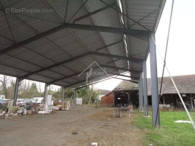 Commerce à BESSAY-SUR-ALLIER