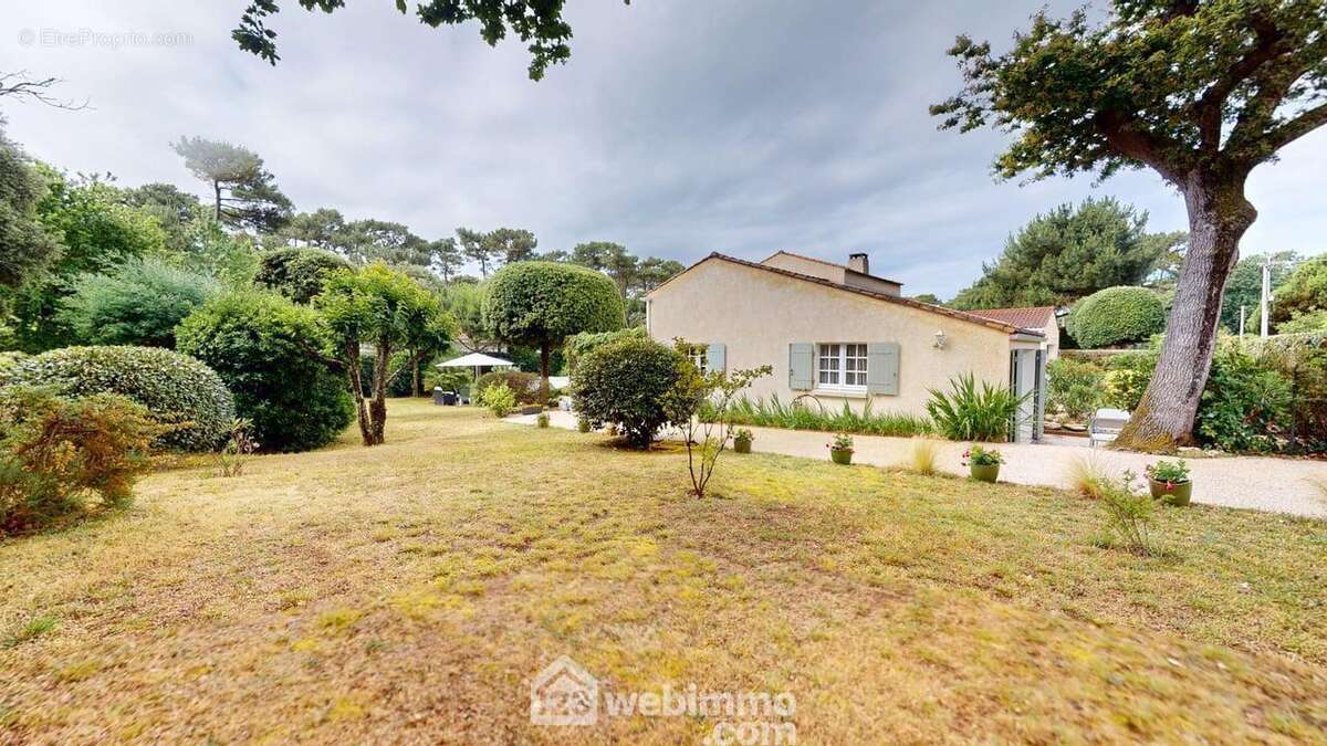 Sans vis-a-vis, dans une impasse privée - Maison à JARD-SUR-MER