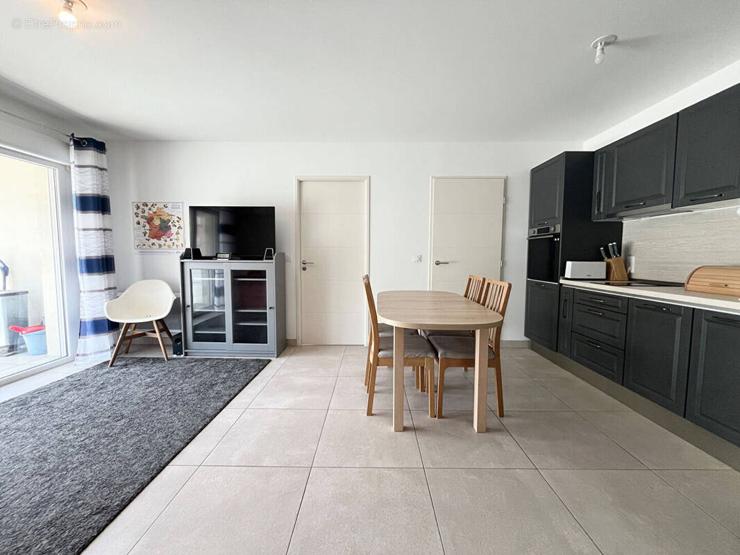 Appartement à SAINT-LAURENT-DU-VAR