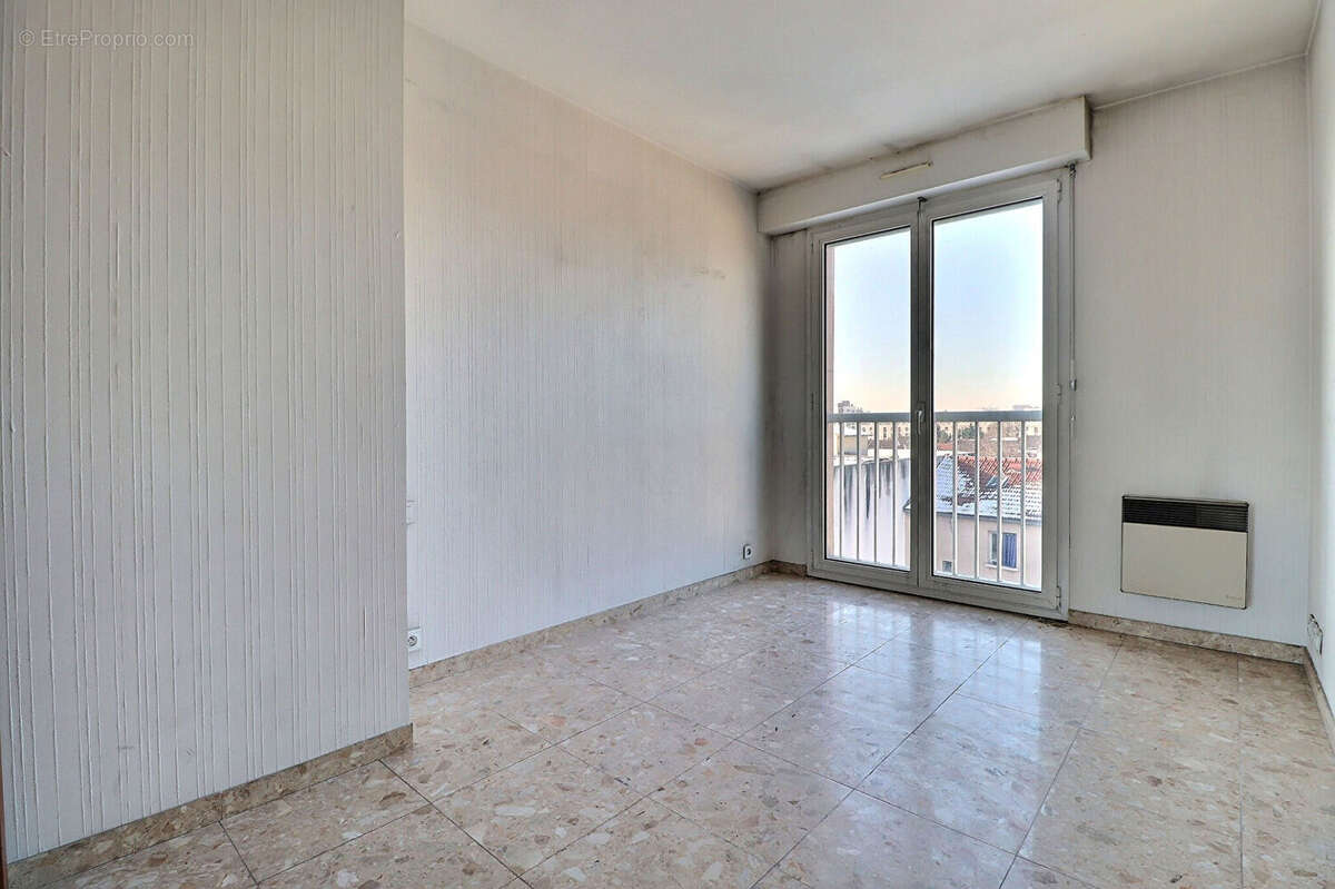 Appartement à LA COURNEUVE