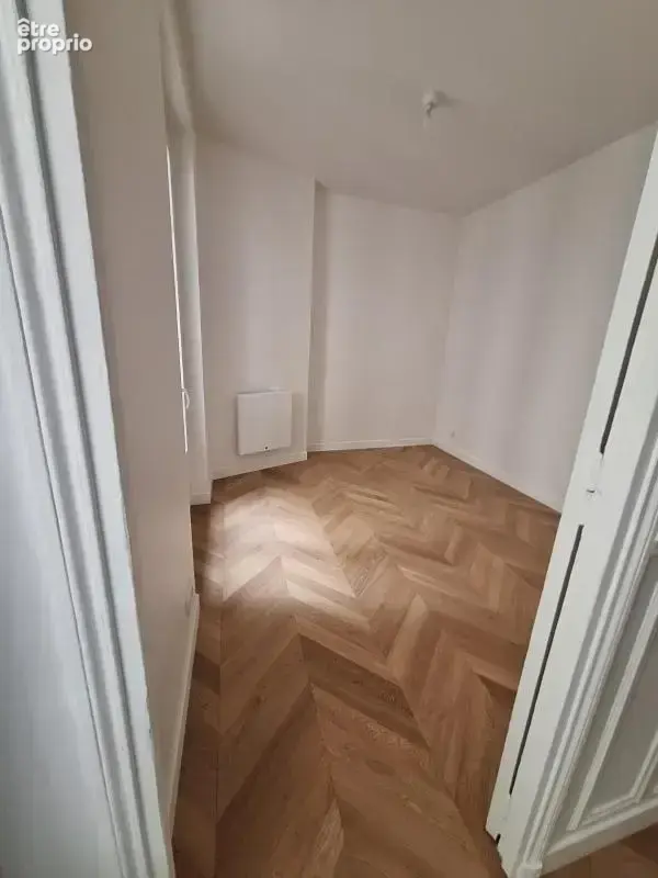 Bien exceptionnel rue d'Assas refait à neuf - photo 8