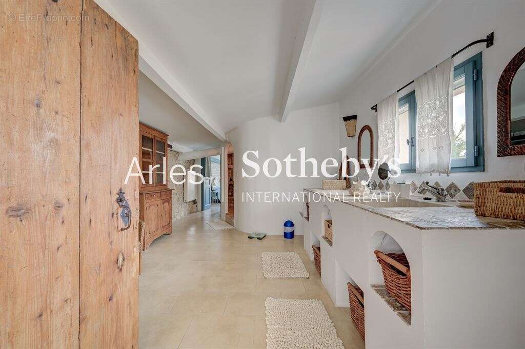 Maison à BELLEGARDE