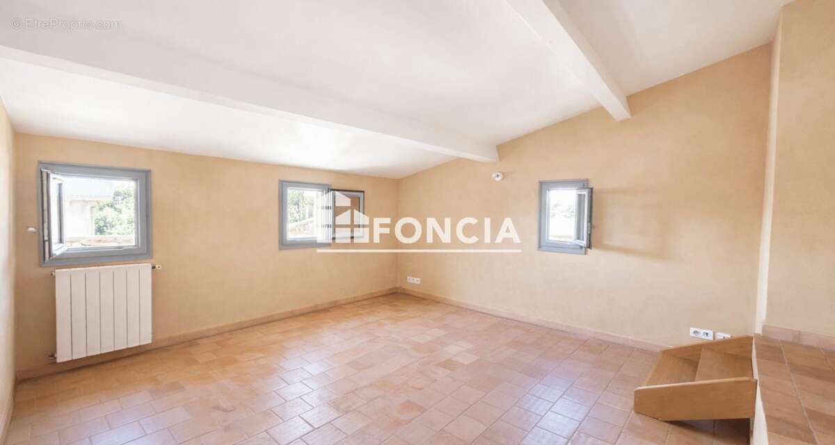 Appartement à UZES