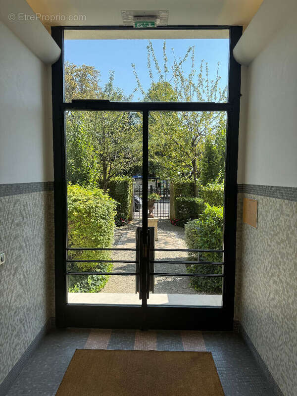 Appartement à COURBEVOIE