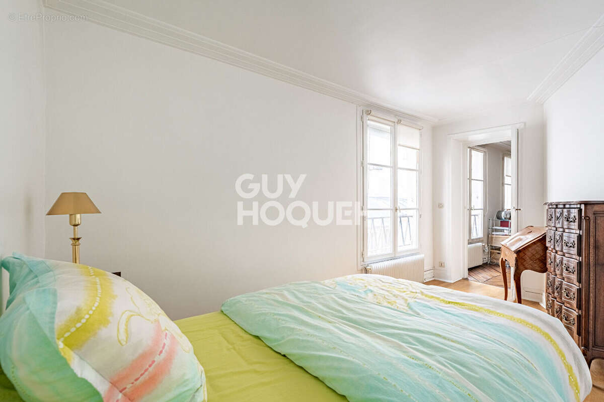 Appartement à PARIS-2E