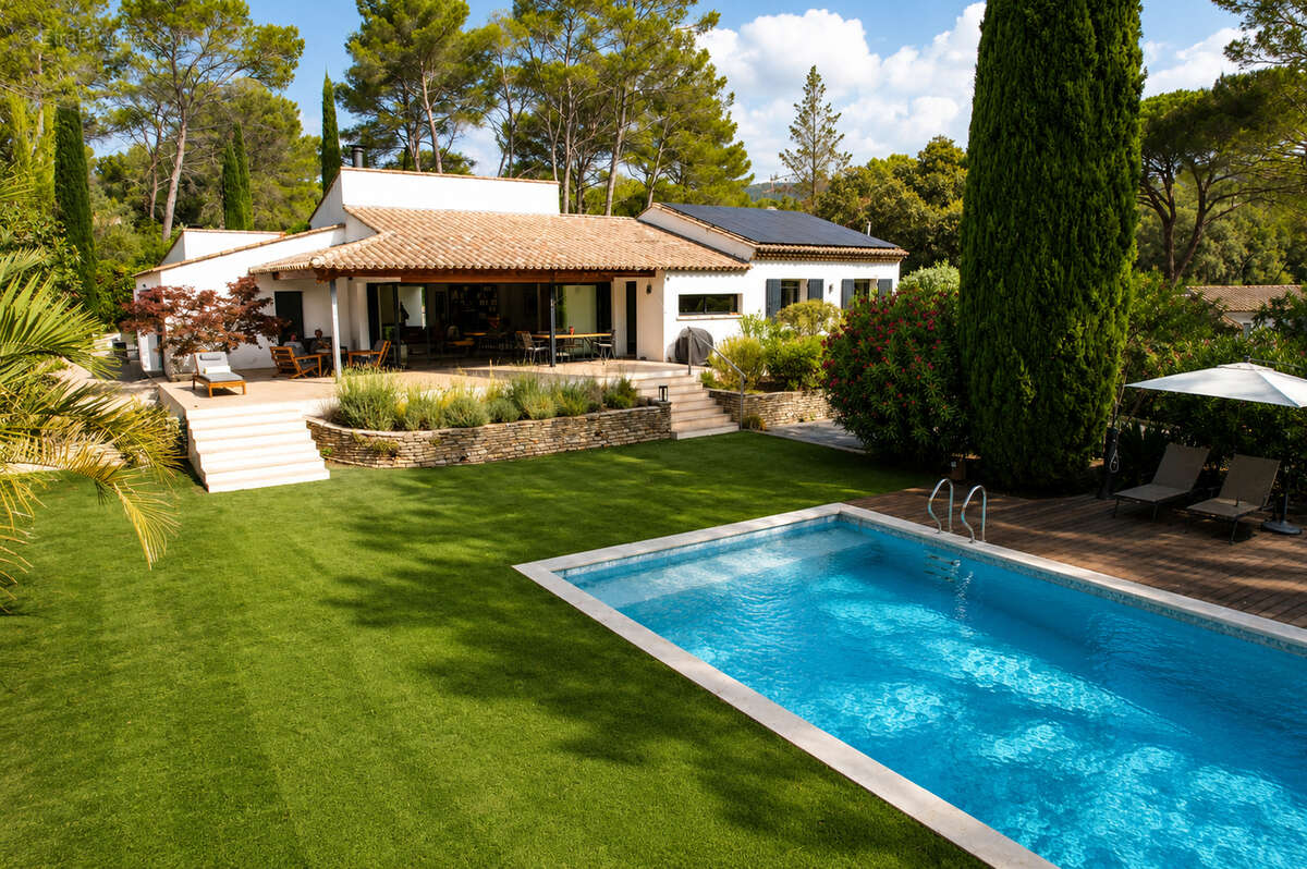 Villa de plain pied avec acces foret piscine chauffee garage appartement independant dans un domaine prive a puget sur argens - photo 16