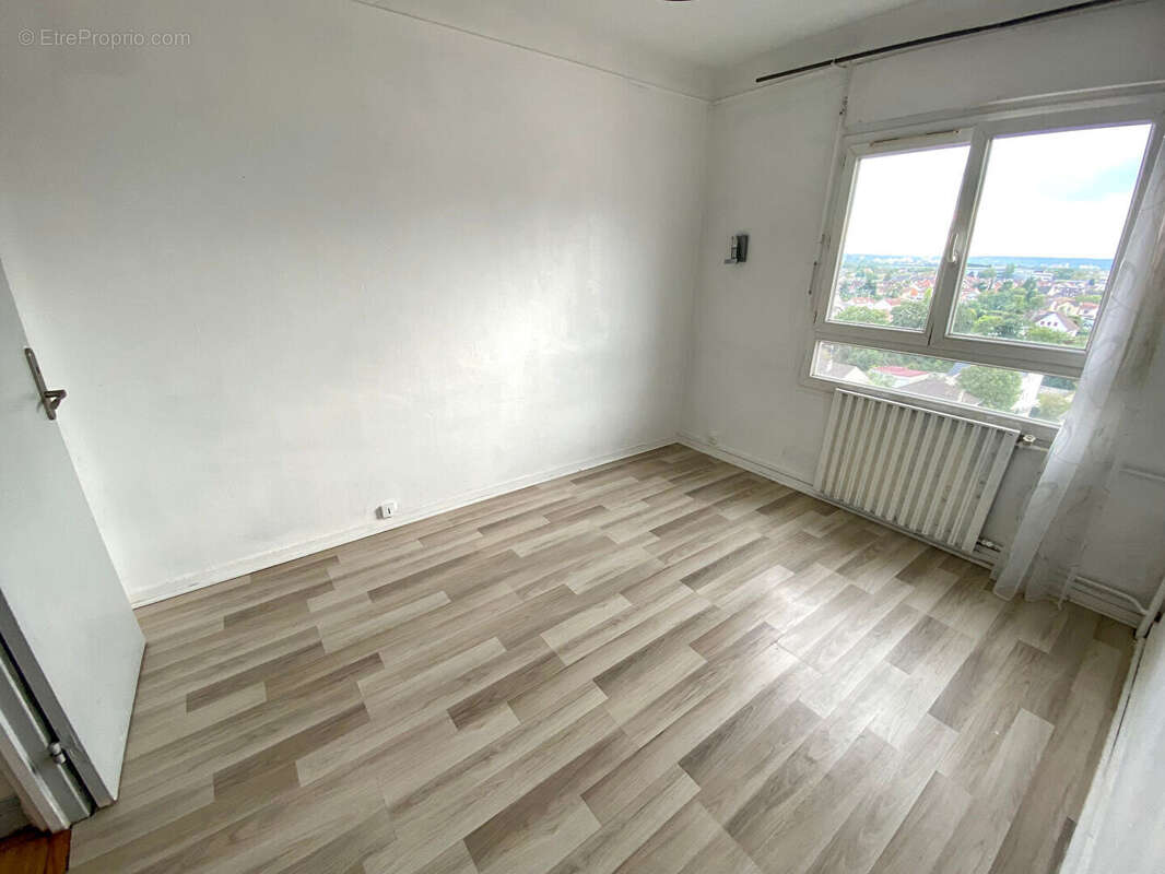 Appartement à SARTROUVILLE