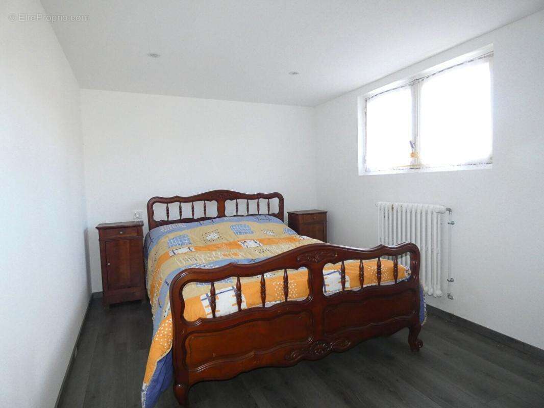 Maison à CHERVEIX-CUBAS