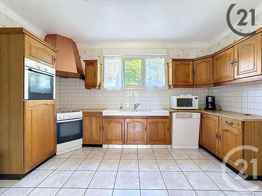 Maison à SAINT-JULIEN-LES-VILLAS