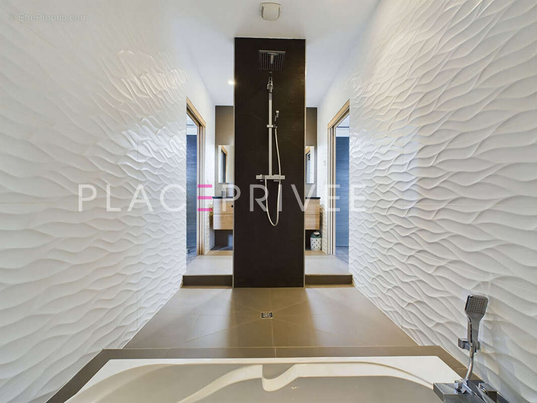 Loft Professionnel Bureaux Ville Vieille - photo 14
